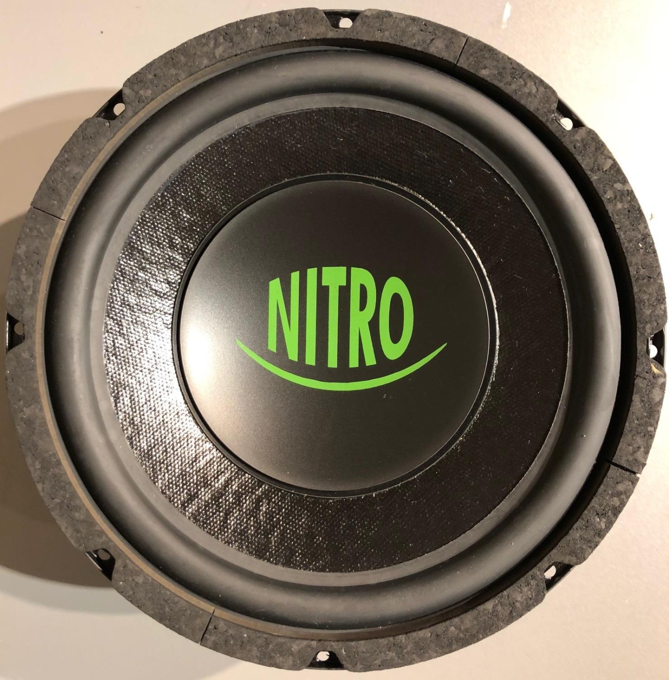 Nitro B10X 10 Zoll Subwooferchassis mit 500 Watt auf 4 Ohm unter Car Hifi & Navigation  >  Subwoofer  >  25cm 10 Zoll