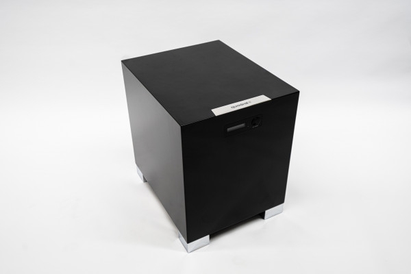 Quadral Qube Orkus DSP Aktiv-Subwoofer- Schwarz Hochglanz